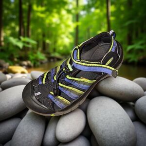 Keen Big Kids Newport H2 Vivid Navy & Black Sandals Size 4